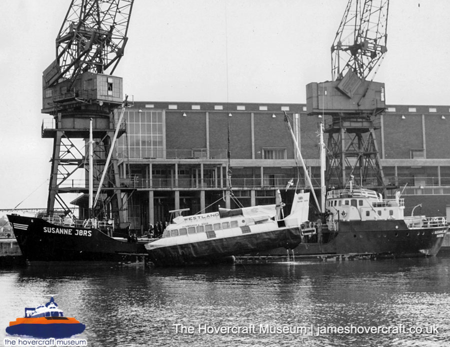 SRN6 being transported -  (credit: The Hovercraft Museum Trust).